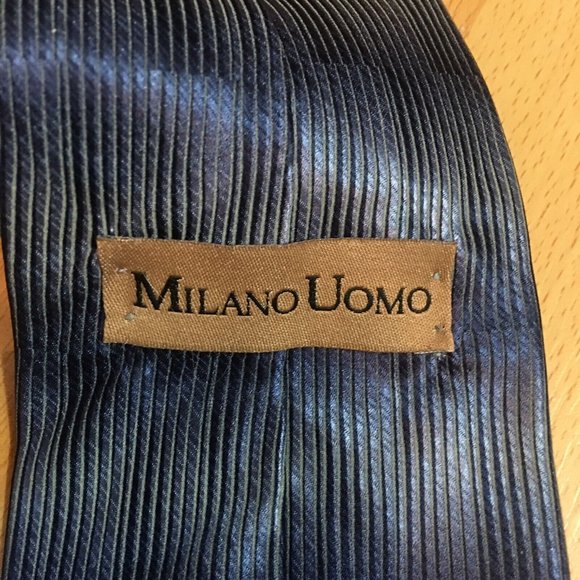 Milano Uomo Blue Gray Shimmer 100% Silk Executive Power Necktie Men’s Tie EUC - Picture 5 of 5